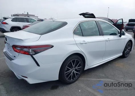2021 Toyota Camry Se z USA, uszkodzony, nr VIN 4T1G11AK3MU561319
